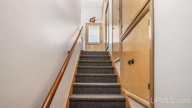 517 S 9th Street, Escanaba, MI 49829