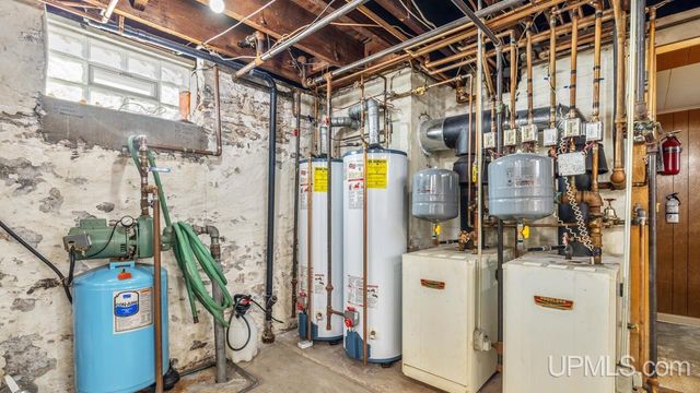 517 S 9th Street, Escanaba, MI 49829