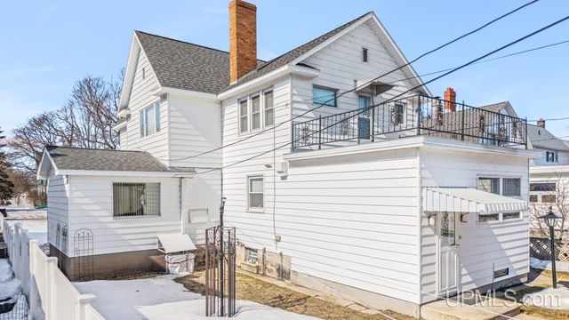 517 S 9th Street, Escanaba, MI 49829