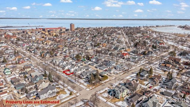 517 S 9th Street, Escanaba, MI 49829