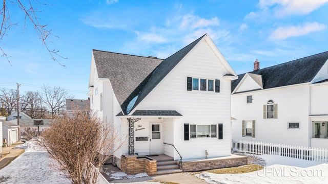 517 S 9th Street, Escanaba, MI 49829