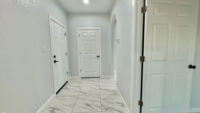 17114 Laguna Seca Dr, Atascosa, TX 78002