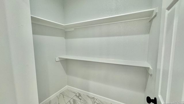 17114 Laguna Seca Dr, Atascosa, TX 78002