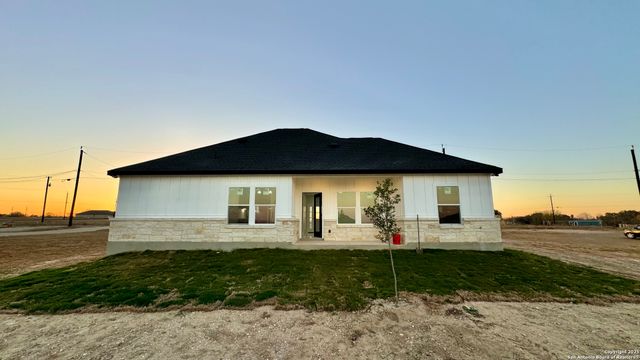 17114 Laguna Seca Dr, Atascosa, TX 78002