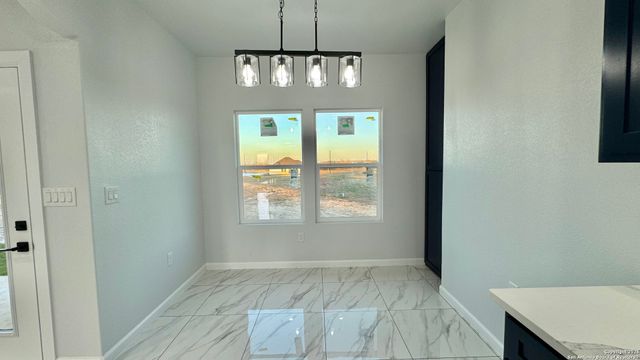 17114 Laguna Seca Dr, Atascosa, TX 78002