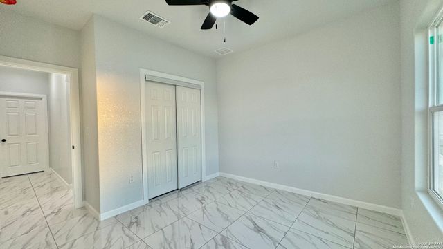 17114 Laguna Seca Dr, Atascosa, TX 78002