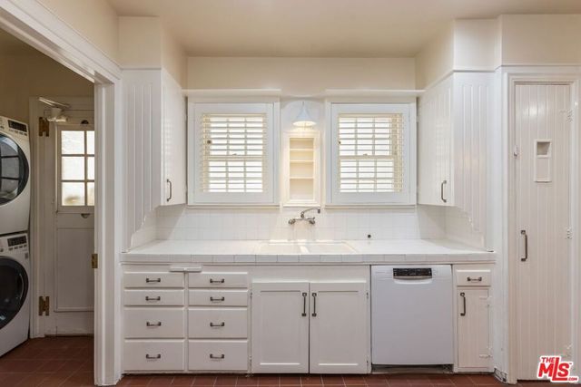 10637 Ashton Avenue, Los Angeles, CA 90024