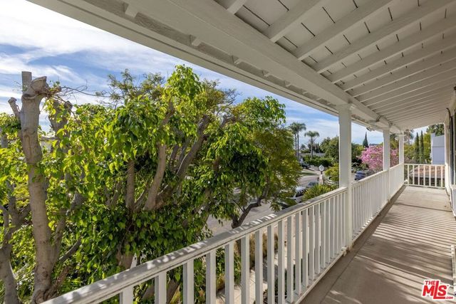 10637 Ashton Avenue, Los Angeles, CA 90024