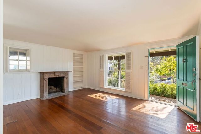 10637 Ashton Avenue, Los Angeles, CA 90024