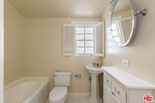 10637 Ashton Avenue, Los Angeles, CA 90024