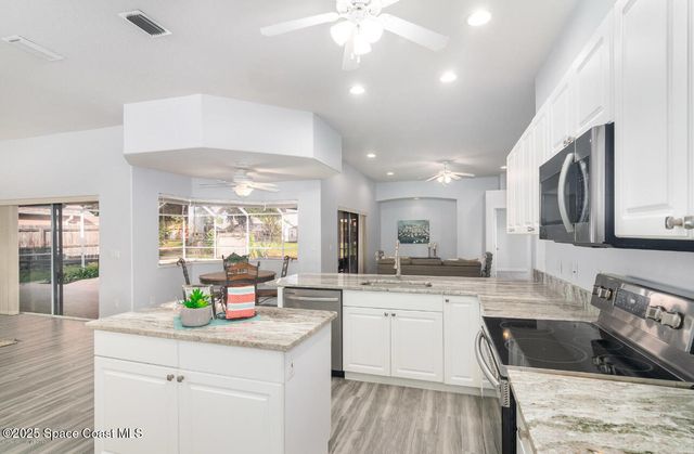 530 Sunset Lakes Drive, Merritt Island, FL 32953