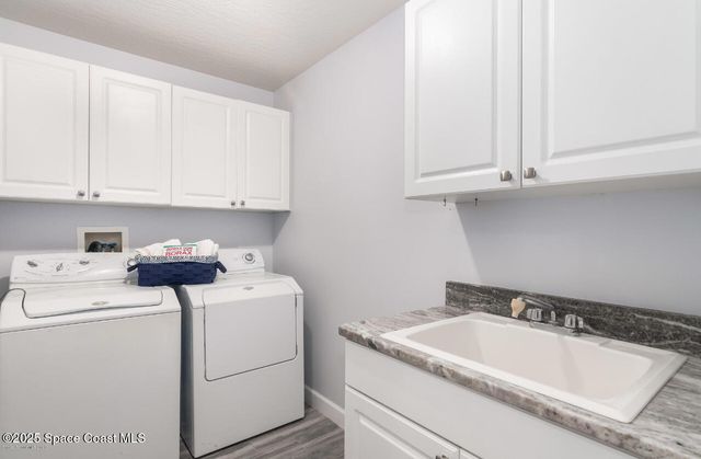 530 Sunset Lakes Drive, Merritt Island, FL 32953