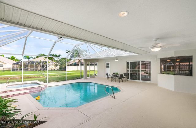 530 Sunset Lakes Drive, Merritt Island, FL 32953