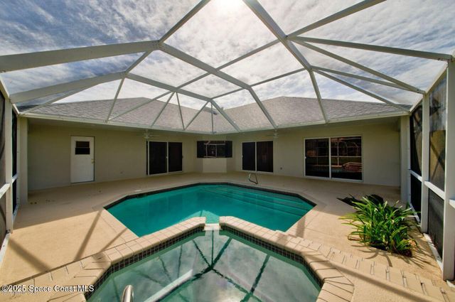 530 Sunset Lakes Drive, Merritt Island, FL 32953