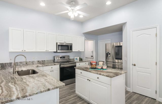 530 Sunset Lakes Drive, Merritt Island, FL 32953