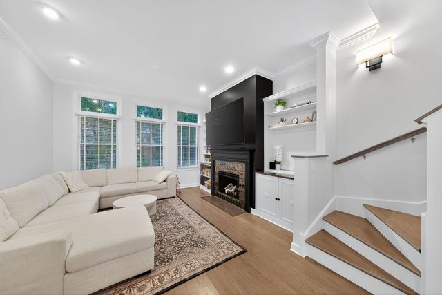 232 E CULLERTON Street, Chicago, IL 60616