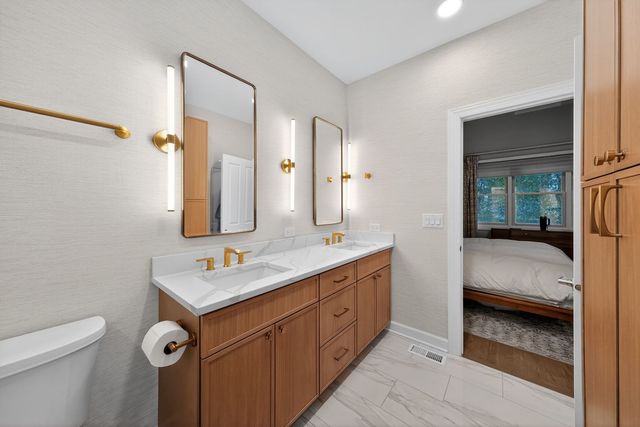 232 E CULLERTON Street, Chicago, IL 60616