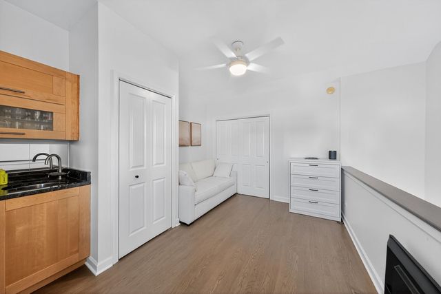 232 E CULLERTON Street, Chicago, IL 60616