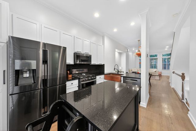 232 E CULLERTON Street, Chicago, IL 60616