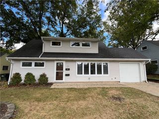 1531 Silver Lake Avenue, Cuyahoga Falls, OH 44223