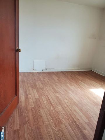 143 Bergen Boulevard 2, Palisades Park, NJ 07650