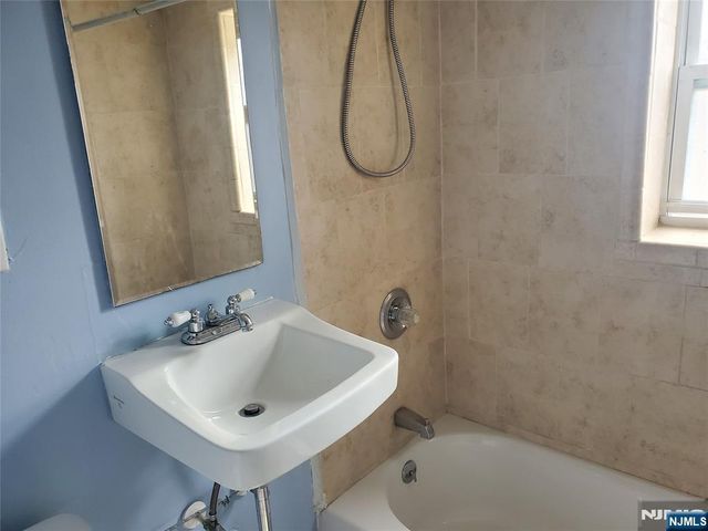 143 Bergen Boulevard 2, Palisades Park, NJ 07650