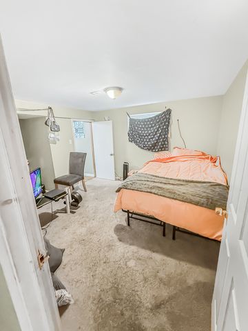 8539 S Saint Lawrence Avenue, Chicago, IL 60619