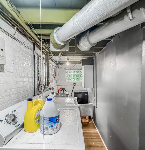 8539 S Saint Lawrence Avenue, Chicago, IL 60619