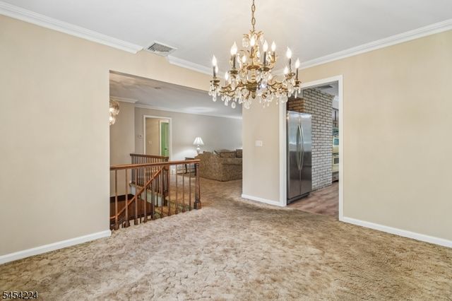 15 Sugar Hill Rd, Kinnelon Boro, NJ 07405