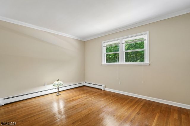 15 Sugar Hill Rd, Kinnelon Boro, NJ 07405