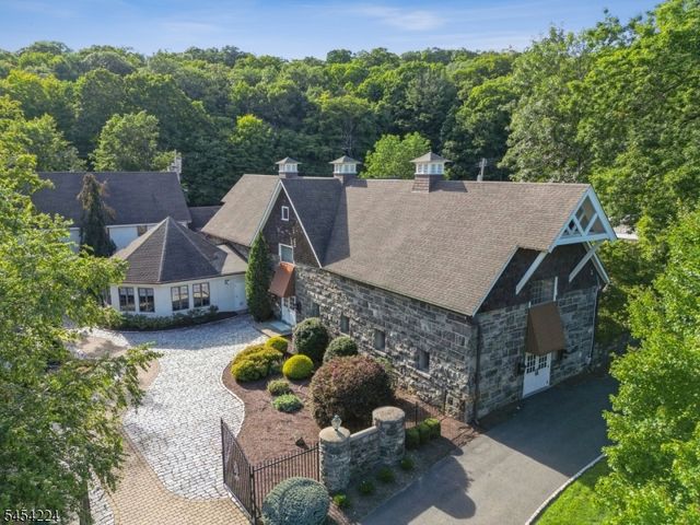 15 Sugar Hill Rd, Kinnelon Boro, NJ 07405