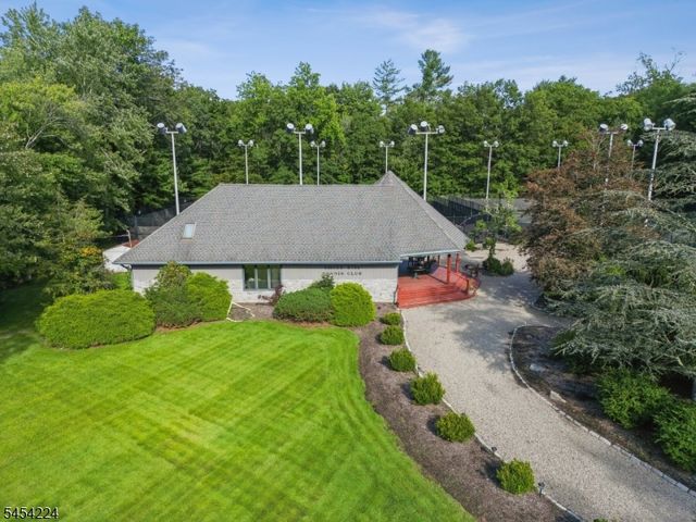 15 Sugar Hill Rd, Kinnelon Boro, NJ 07405