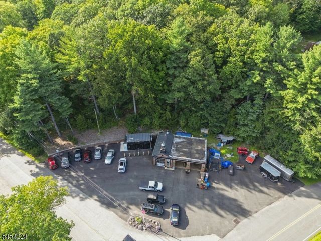 15 Sugar Hill Rd, Kinnelon Boro, NJ 07405