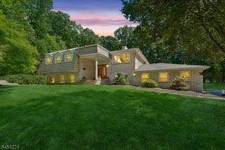 15 Sugar Hill Rd, Kinnelon Boro, NJ 07405