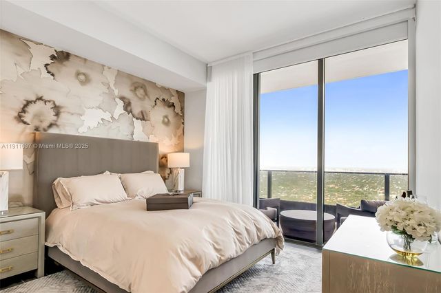 1000 Brickell Plz PH5807, Miami, FL 33131