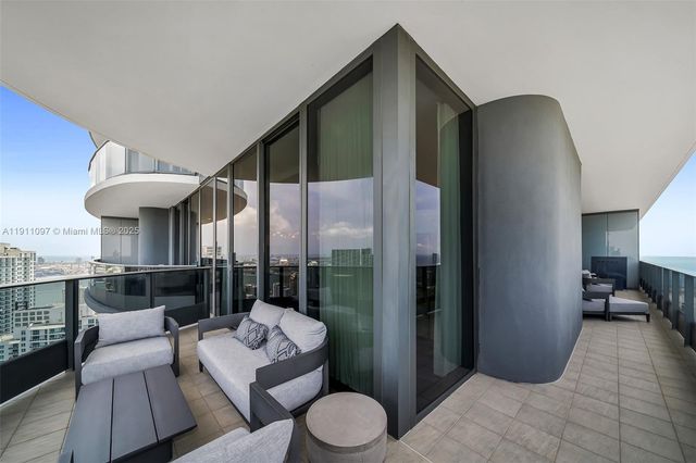 1000 Brickell Plz PH5807, Miami, FL 33131