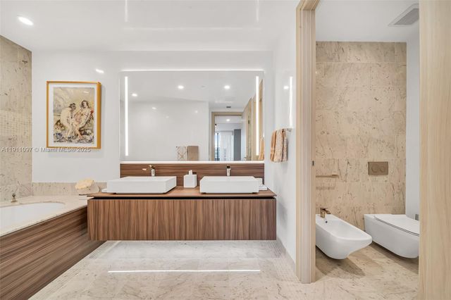 1000 Brickell Plz PH5807, Miami, FL 33131