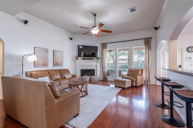 700 Red Oak Lane, Friendswood, TX 77546