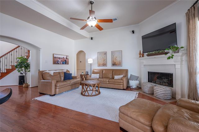 700 Red Oak Lane, Friendswood, TX 77546