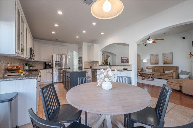 700 Red Oak Lane, Friendswood, TX 77546