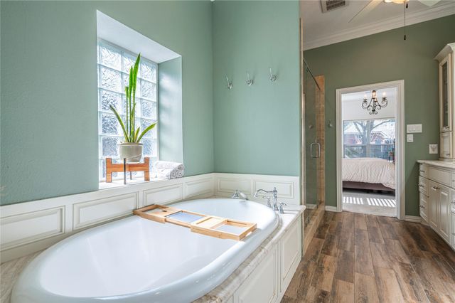 700 Red Oak Lane, Friendswood, TX 77546