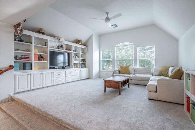 700 Red Oak Lane, Friendswood, TX 77546