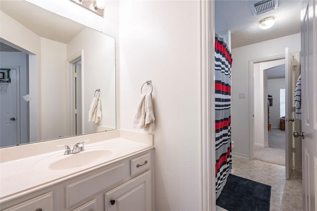 700 Red Oak Lane, Friendswood, TX 77546