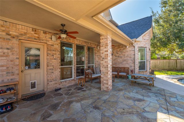 700 Red Oak Lane, Friendswood, TX 77546