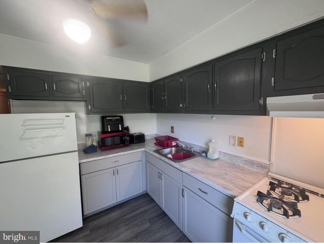 33 CHELSEA CIR, Clementon, NJ 08021