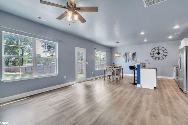 410 King Street, Greer, SC 29651