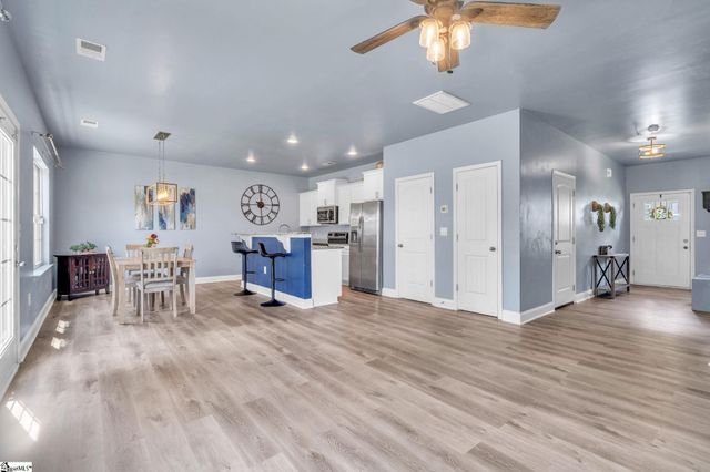410 King Street, Greer, SC 29651