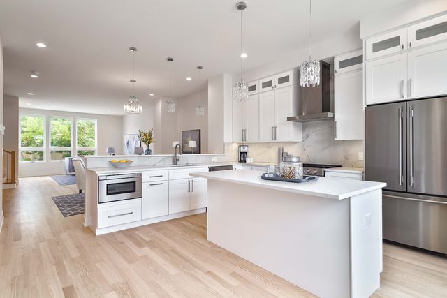3516 N Central Avenue, Chicago, IL 60634