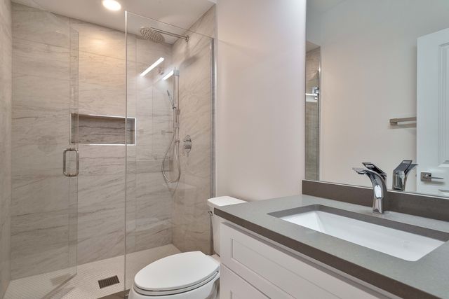 3516 N Central Avenue, Chicago, IL 60634