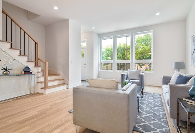 3516 N Central Avenue, Chicago, IL 60634